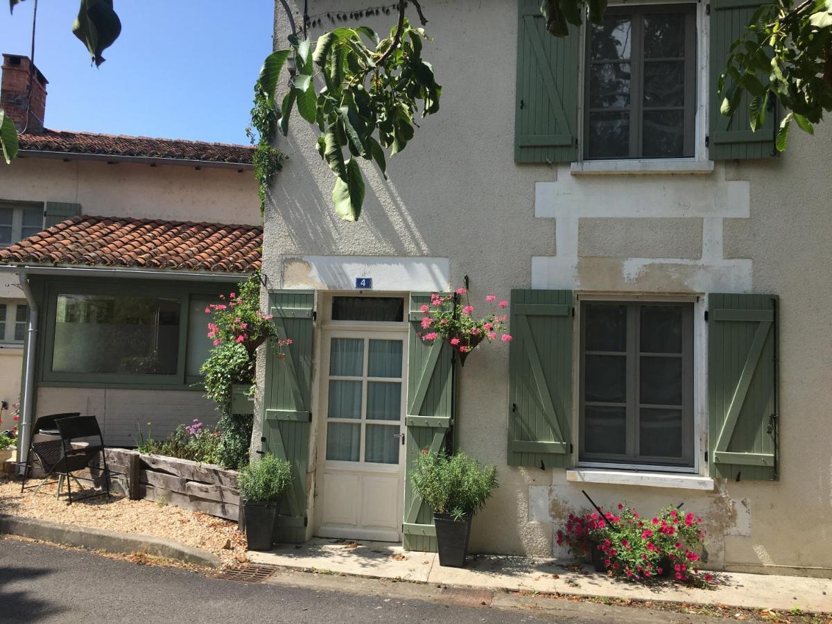 Maison La Roche Chambre D'Hotes Le Vigeant Ngoại thất bức ảnh