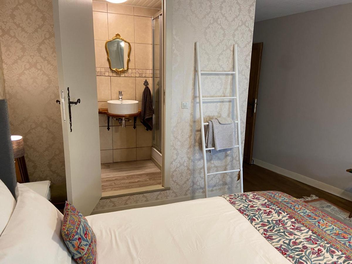 Maison La Roche Chambre D'Hotes Le Vigeant Ngoại thất bức ảnh