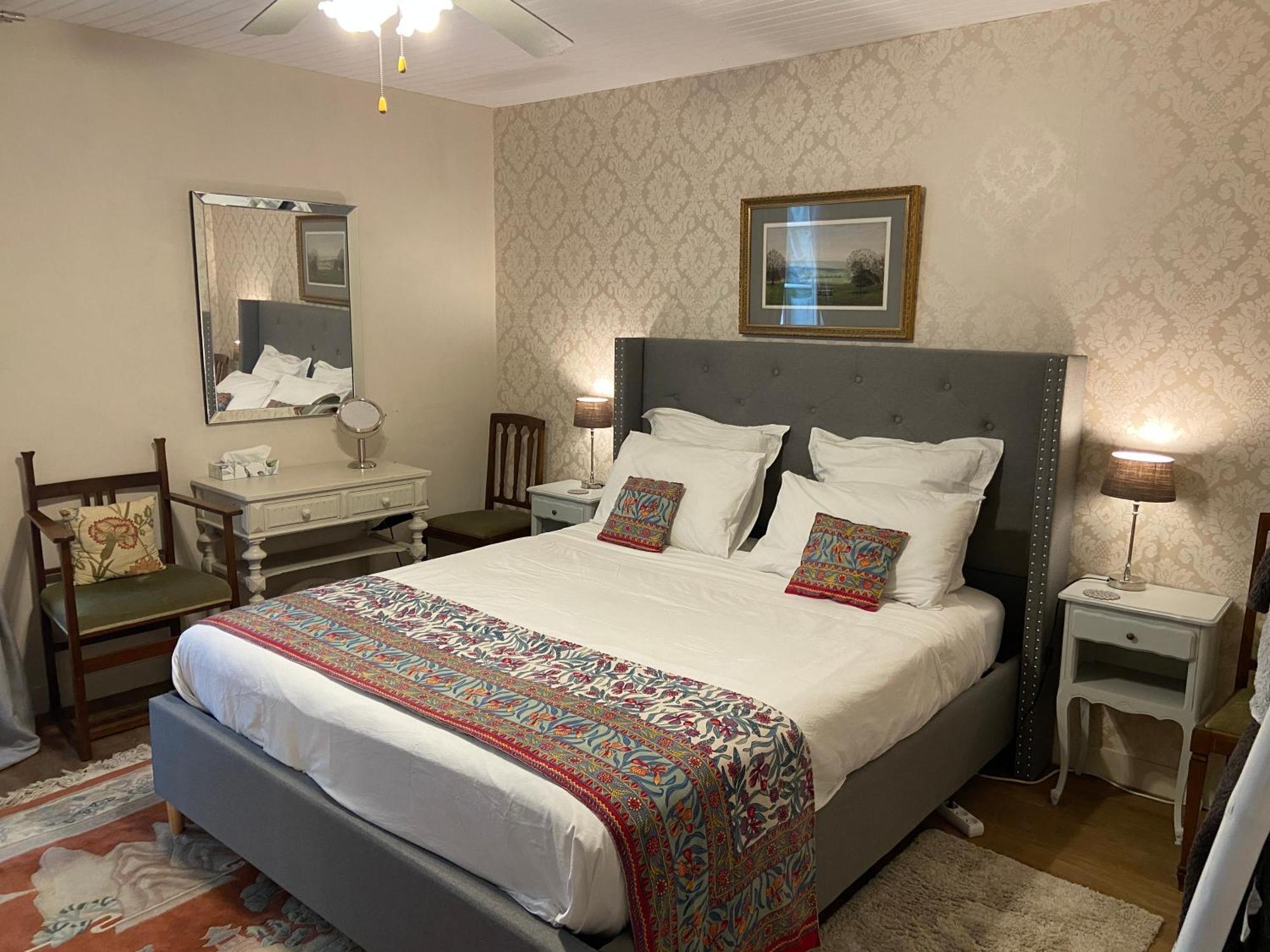 Maison La Roche Chambre D'Hotes Le Vigeant Ngoại thất bức ảnh